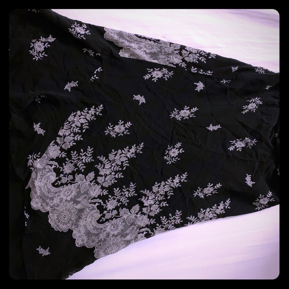 Black and white 100% silk skirt